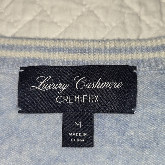 Cremieux Luxury Cashmere Light Blue V-Neck Swester Women's Size Medium - Picture 6 of 8